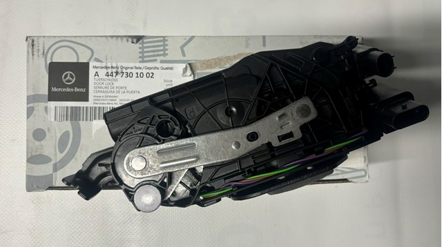 Замок двери сдвижной A4477301002 MERCEDES