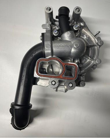 Помпа водяная, корпус A651200780180 MERCEDES