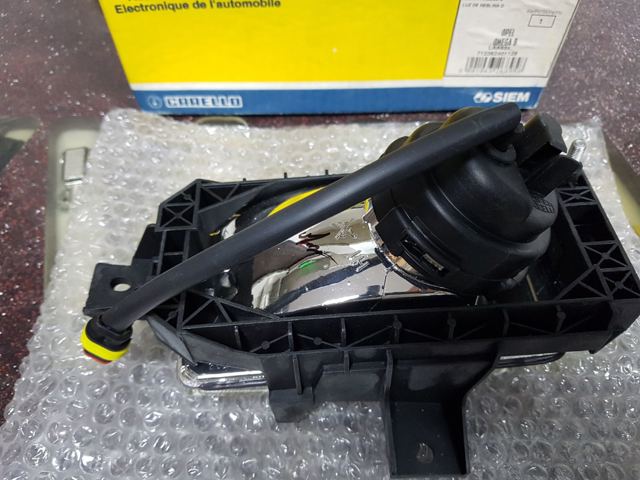 LAA531 MAGNETI MARELLI Фара противотуманная правая купить в Сумы