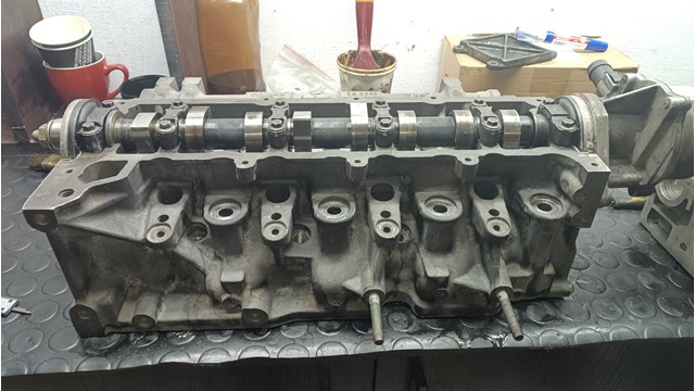 Головка блока цилиндров (ГБЦ) 110415795R RENAULT
