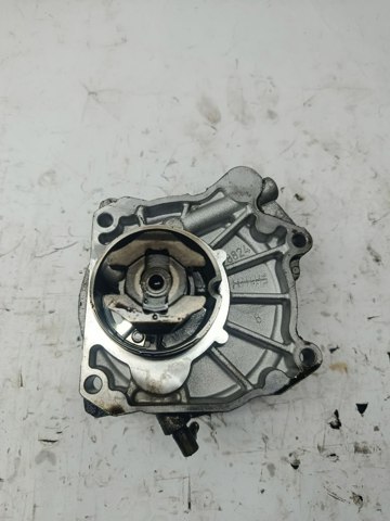 Вакуумный насос 55205446 OPEL