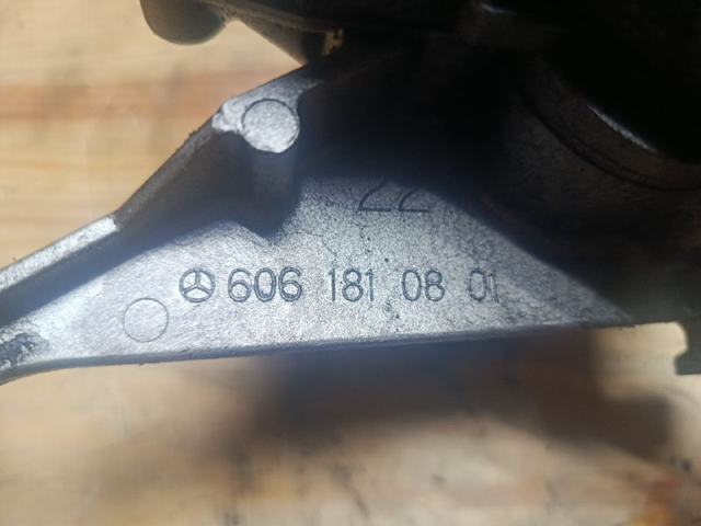Насос маслозакачивающий 6061810801 MERCEDES