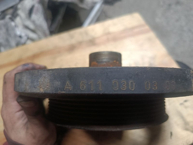 Демпфер коленвала A6110300303 MERCEDES