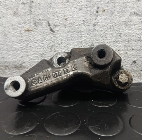 Кронштейт крепления форсунки A6110782741 MERCEDES