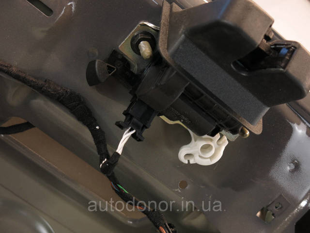 VAG 11A827505 Замок багажника в наличии Черновцы