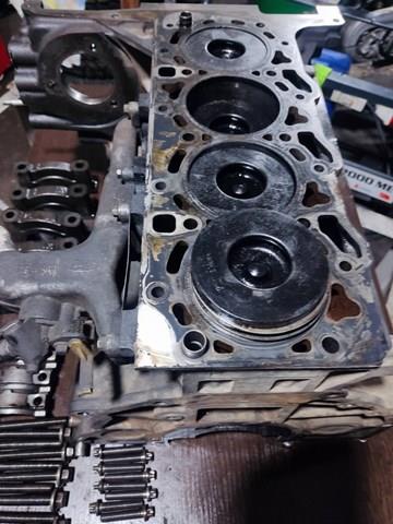 FORD 1701911 Головка блока цилиндров (ГБЦ) в наличии Запорожье