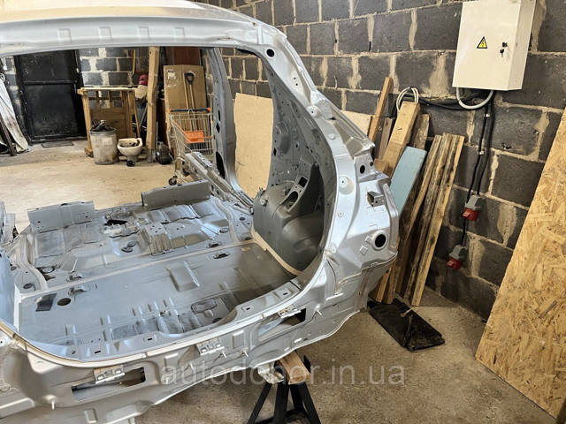781125SA0A NISSAN Крыло заднее правое купить в Тернополь