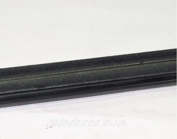 828213NA0B NISSAN Молдинг опускного стекла двери задней левой купить в Винница