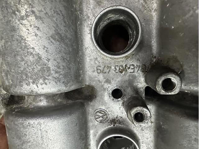 04E103469AJ VAG Крышка клапанная купить в Ровно