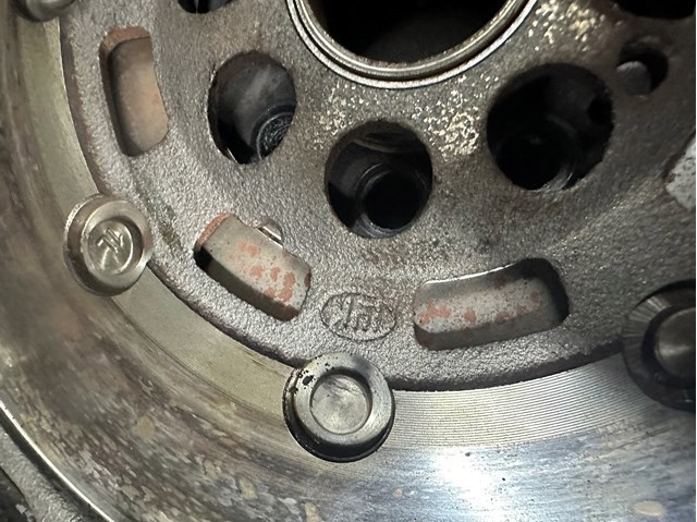 VAG 06J105266K Маховик в наличии Киев