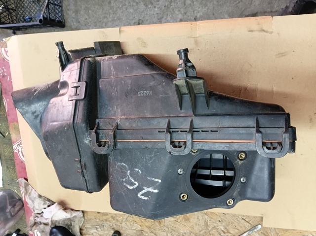  Корпус воздушного фильтра 16500CC000 NISSAN