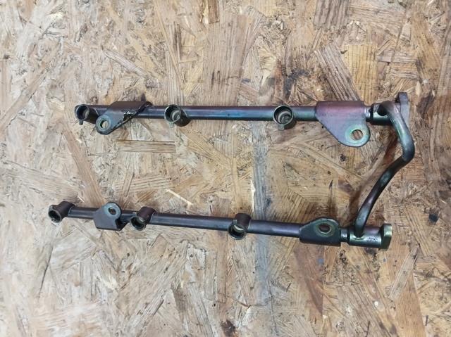 Топливная рампа 17521AC700 NISSAN