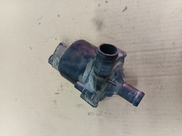 Помпа охлаждения 215813NF0A NISSAN