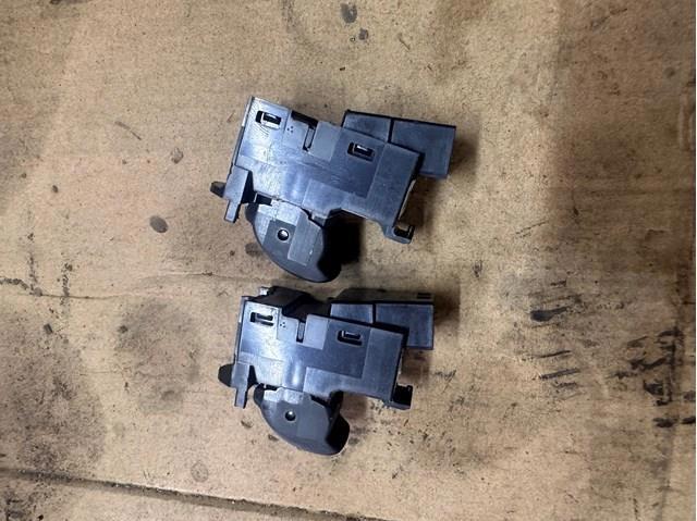 31272013 VOLVO Кнопка подъемника заднего стекла купить в Ровно