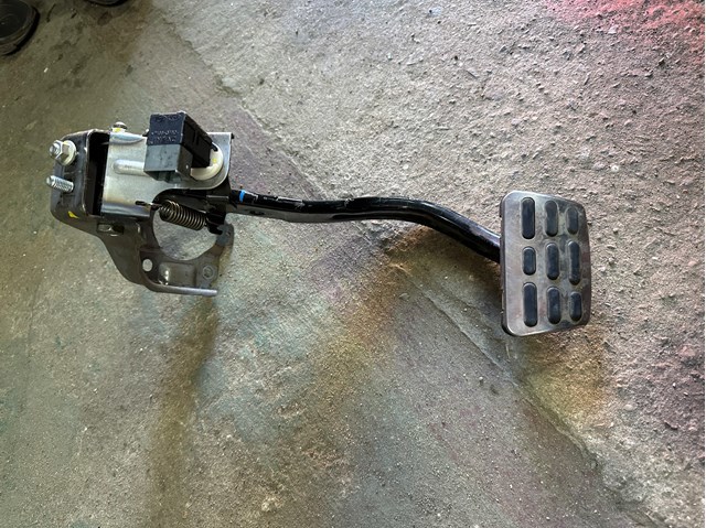 Педаль тормоза 328004C200 HYUNDAI
