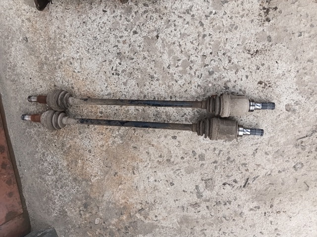 Приводы задних колес 39600CA000 NISSAN