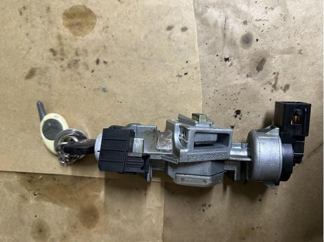 Замок зажигания 3M513F880AC MAZDA