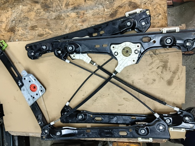Механизм стеклоподъемника двери задней, левой 51357140589 BMW