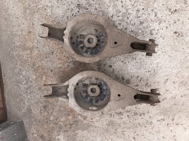 Балансир задний нижний 551B0CA00A NISSAN
