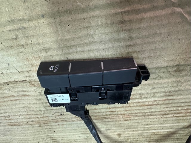 Блок кнопок центральной консоли 5G1927137M VAG