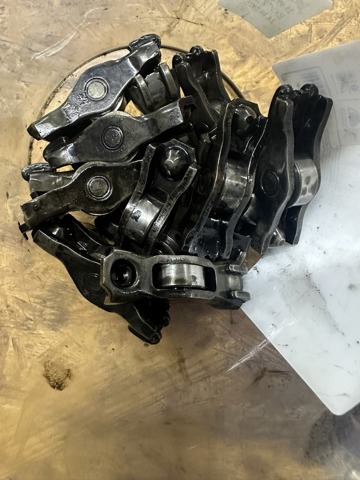  Коромысло клапана 6680500433 MERCEDES