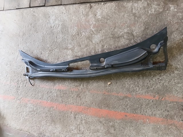 Водосток лобового стекла, жабо 668623NF0A NISSAN