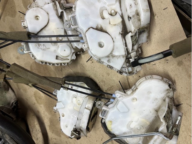 Замок передней пассажирской двери Honda Civic 8