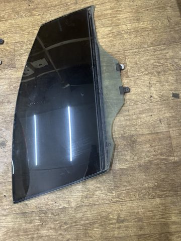 Стекло пассажирской двери 803003NF0A NISSAN