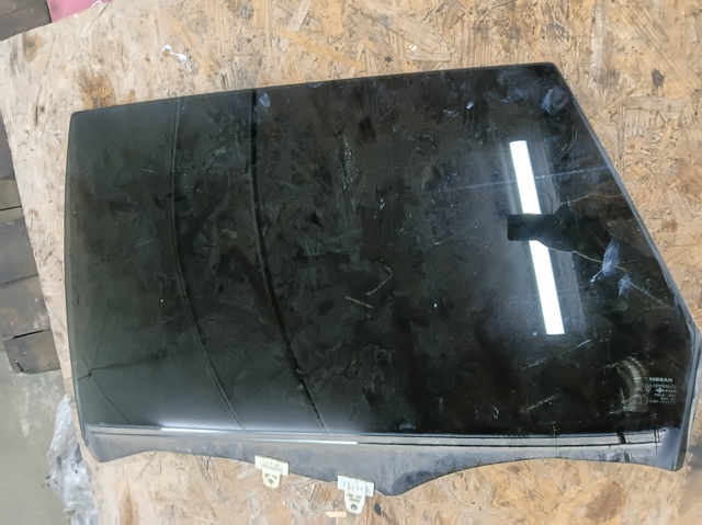 Стекло двери задней левой 82301CA000 NISSAN