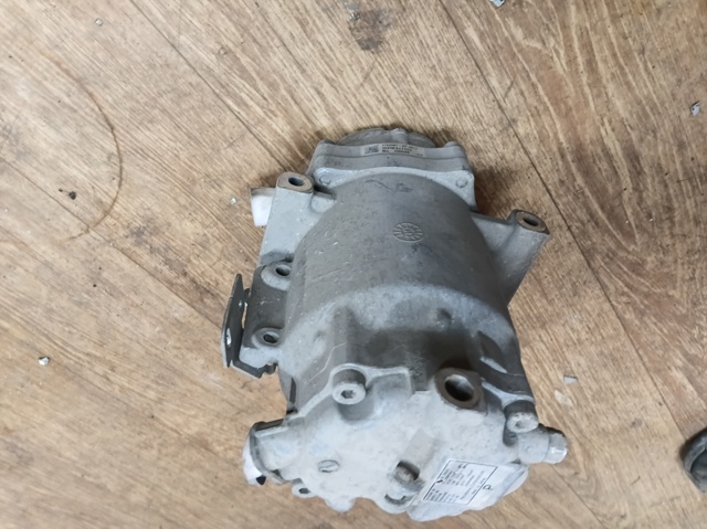 Компрессор климатической установки 926003NG0A NISSAN