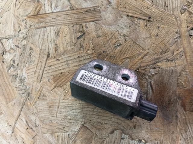Датчик AIRBAG передний 98581AM610 NISSAN