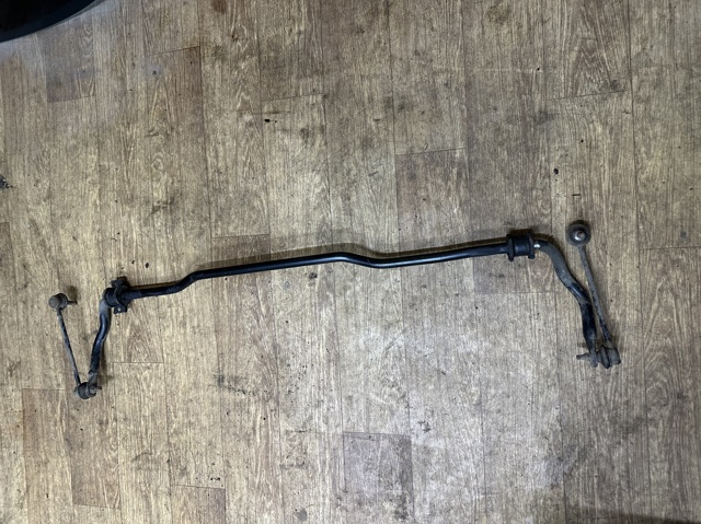 Стабилизатор передней подвески A1683231865 MERCEDES