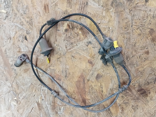 Датчик АБС (ABS) задний A1685400317 MERCEDES