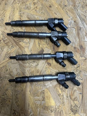 Форсунка впрыска топлива Mercedes A