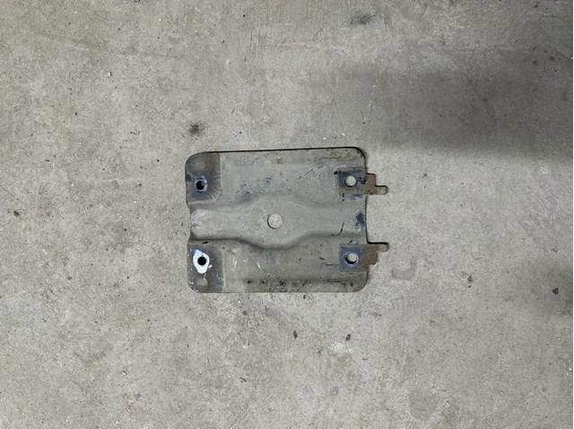 Кронштейн задней балки BP4K288C1C MAZDA