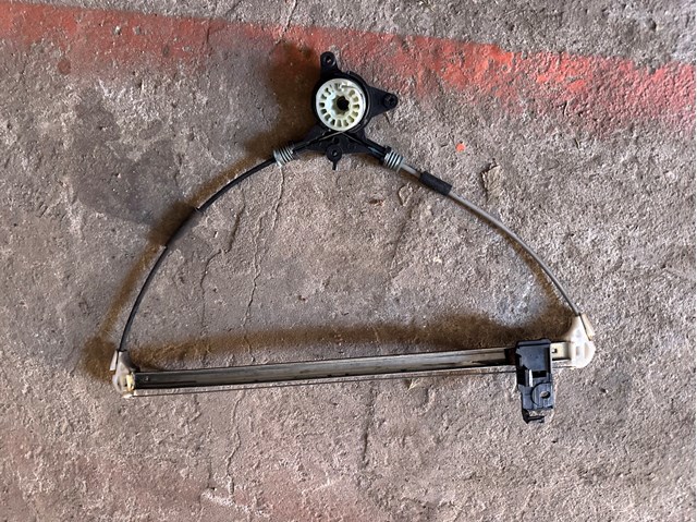 Стеклоподъемник задней левой двери BP4K73590C MAZDA