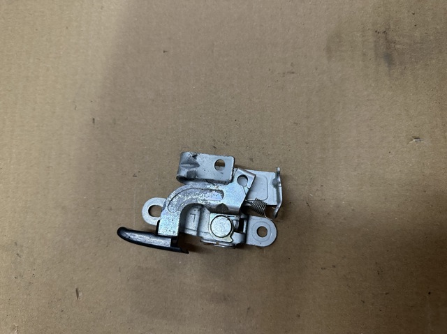 Ручка открывания замка/лючка бензобака CC2956860 MAZDA