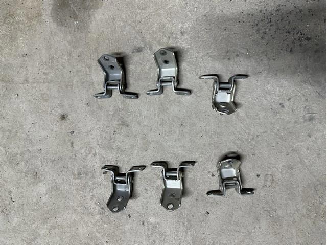 Завеса двери задней левой E11273240 MAZDA
