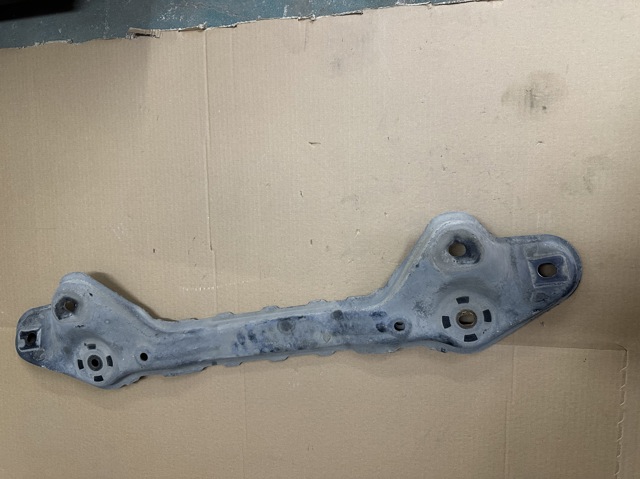 Крабобалка передней подвески EG2134H90 MAZDA