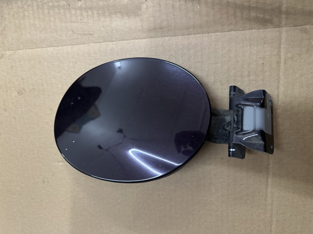 Лючок (дверца) бензобака EG2142410B MAZDA
