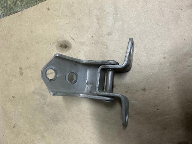 Завеса передней двери F15159210 MAZDA