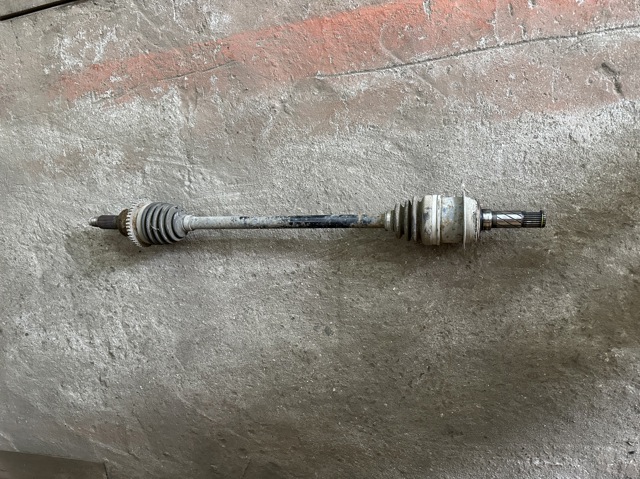 Полуось задняя, правая GD712550XA MAZDA