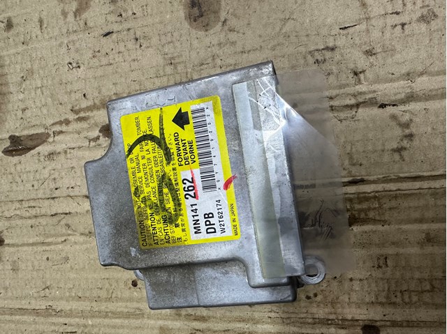 Модуль-процессор управления подушкой безопасности MN141262 MITSUBISHI
