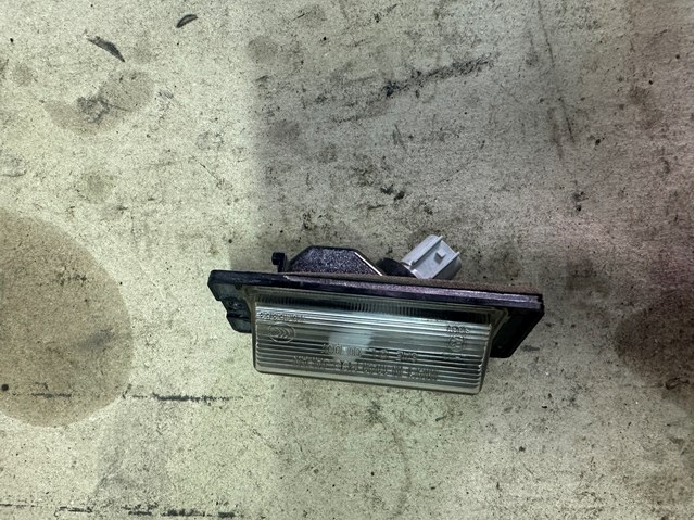 Фонарь освещения номера MR485699 MITSUBISHI