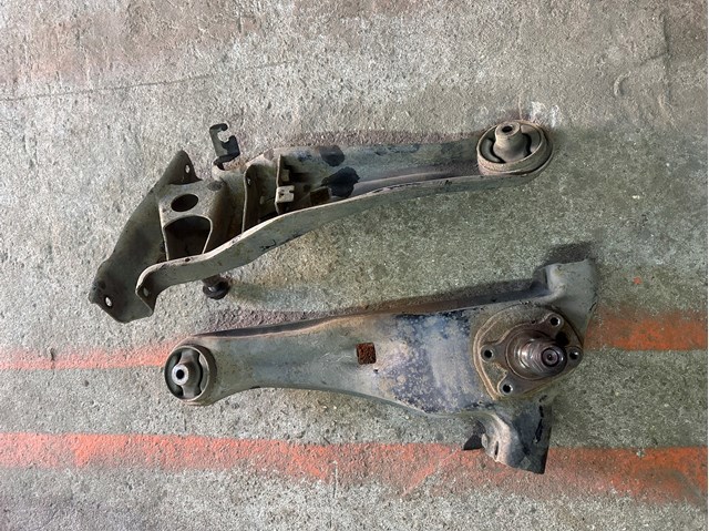 Рычаг/тяга задней подвески продольный нижний, правый MR519134 MITSUBISHI
