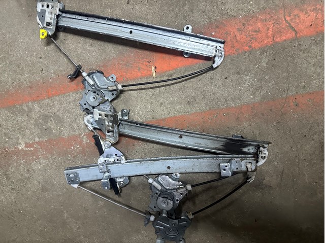  Механизм стеклоподъемника правой задней двери MR991330 MITSUBISHI