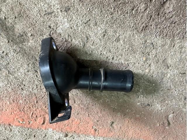 Крышка термостата ZJ0115172 MAZDA
