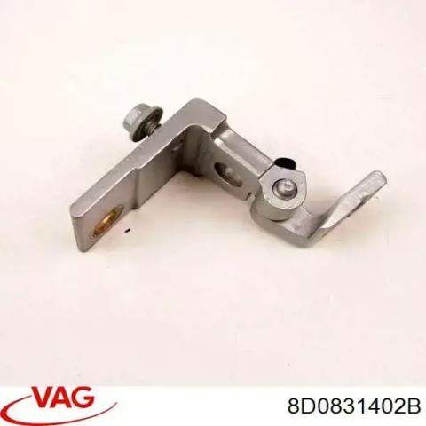 Дверной шарнир правый передний 8D0831402B VAG
