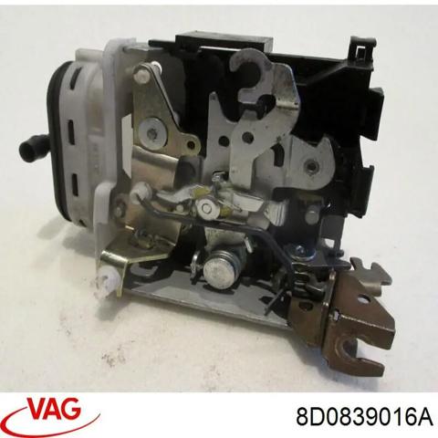 Замок задней правой двери  8D0839016A VAG