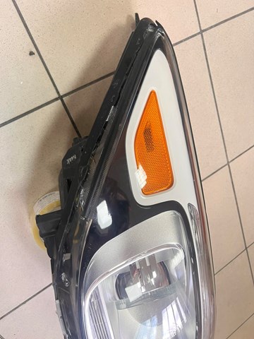 HYUNDAI 92102E40201D Фара правая в наличии Харьков